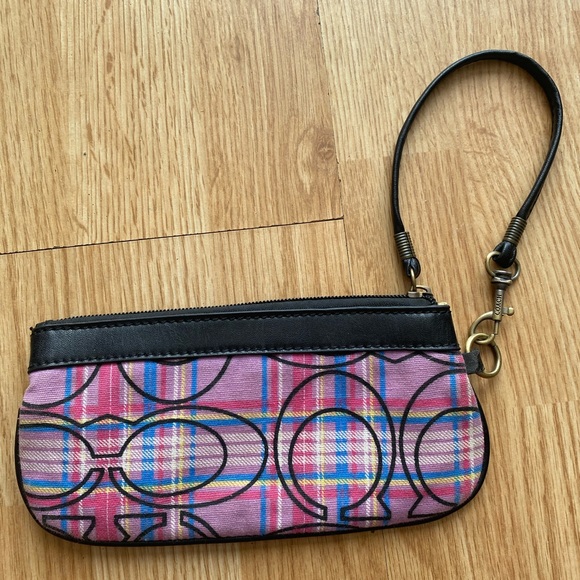 Coach Handbags - Coach Wrislet